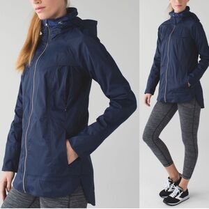 Lululemon Fo Drizzle Rain Jacket Navy Blue EUC size 10